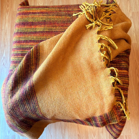 Tan & rust color wool blend blanket/throw - Picture 5 of 7